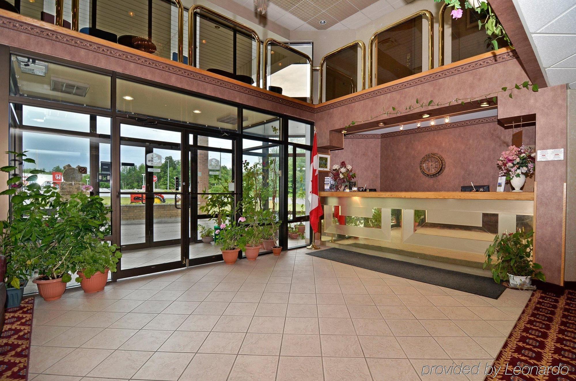 Quality Inn & Suites Hawkesbury Interior photo