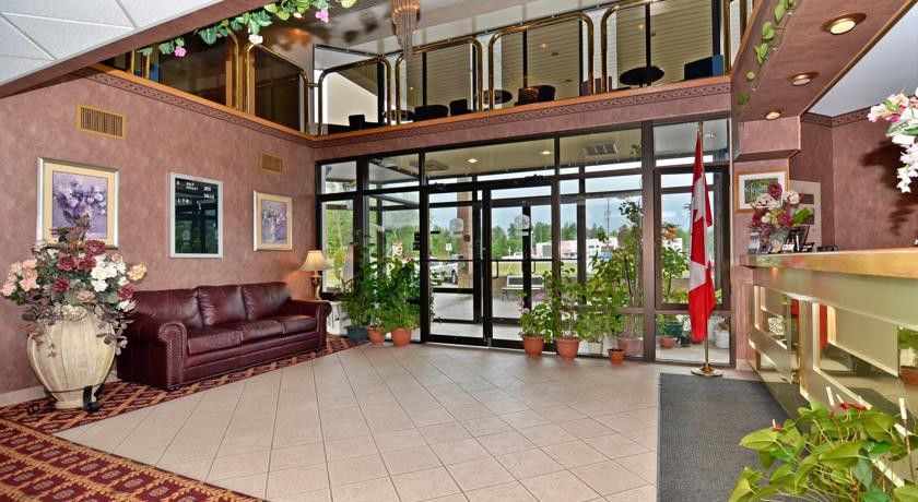 Quality Inn & Suites Hawkesbury Exterior photo