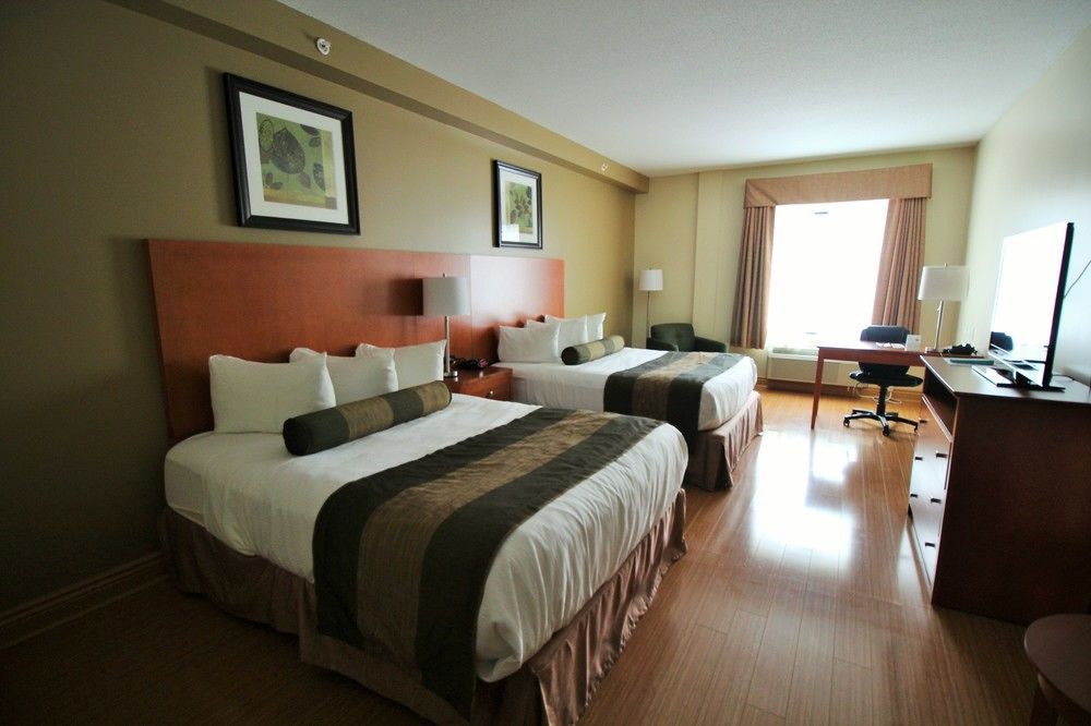 Quality Inn & Suites Hawkesbury Exterior photo